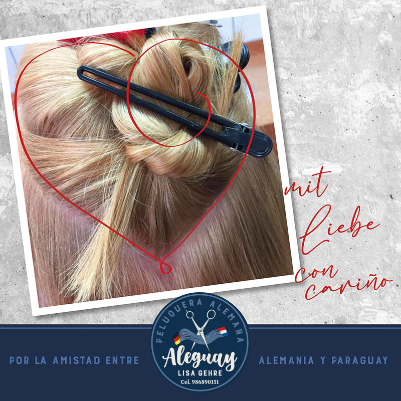 Hochgesteckte Haare ergeben optisch ein Herz - Motiv für Social Media, El pelo recogido parece un corazón - motivo para las redes sociales